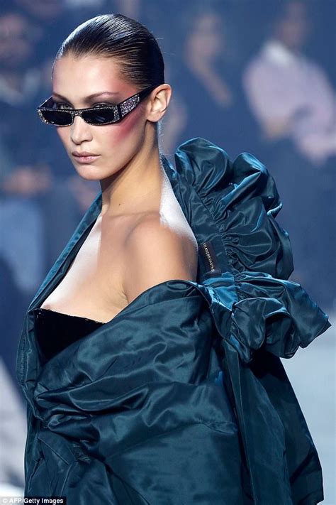 bella hadid nip